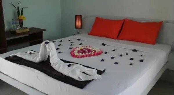 Pineapple Guest House กิลิไอร์ ภายนอก รูปภาพ