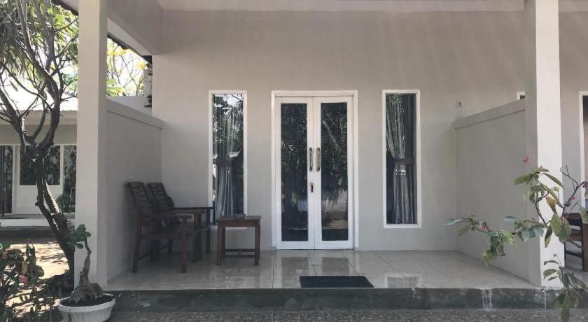 Pineapple Guest House กิลิไอร์ ภายนอก รูปภาพ