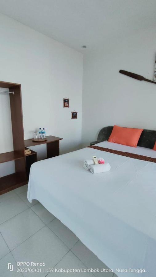 Pineapple Guest House กิลิไอร์ ภายนอก รูปภาพ