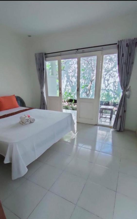 Pineapple Guest House กิลิไอร์ ภายนอก รูปภาพ