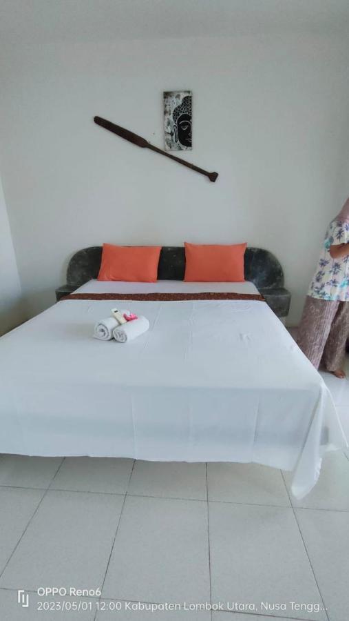 Pineapple Guest House กิลิไอร์ ภายนอก รูปภาพ