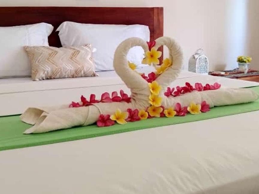 Pineapple Guest House กิลิไอร์ ภายนอก รูปภาพ