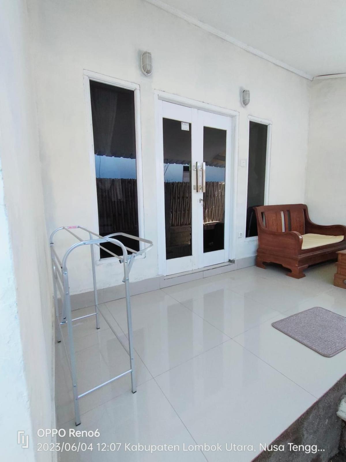 Pineapple Guest House กิลิไอร์ ภายนอก รูปภาพ