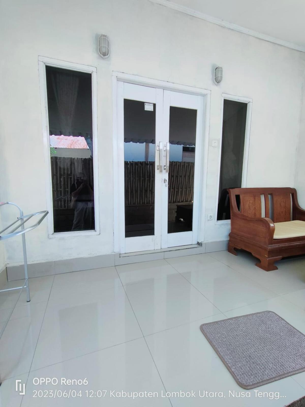Pineapple Guest House กิลิไอร์ ภายนอก รูปภาพ