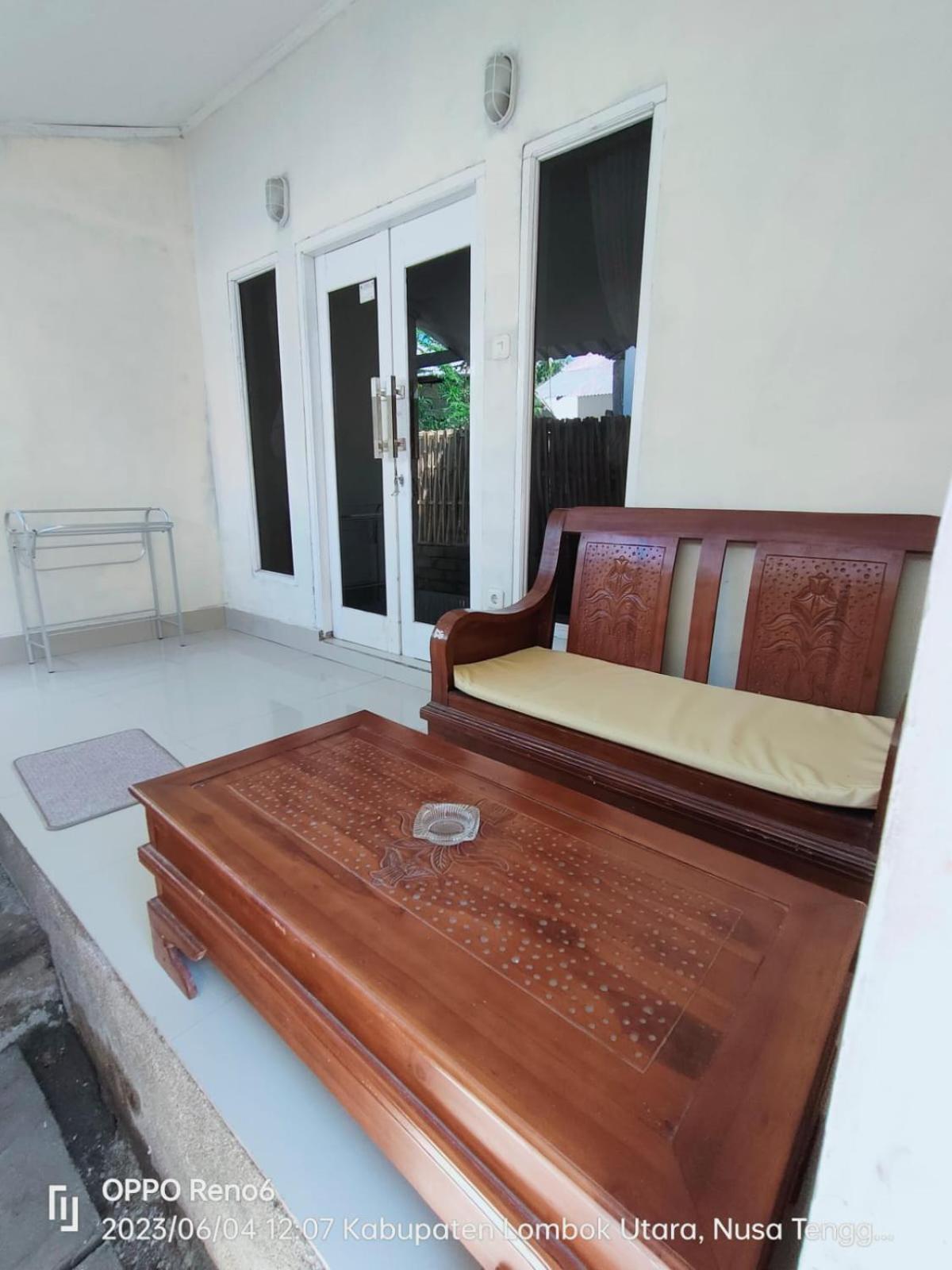 Pineapple Guest House กิลิไอร์ ภายนอก รูปภาพ