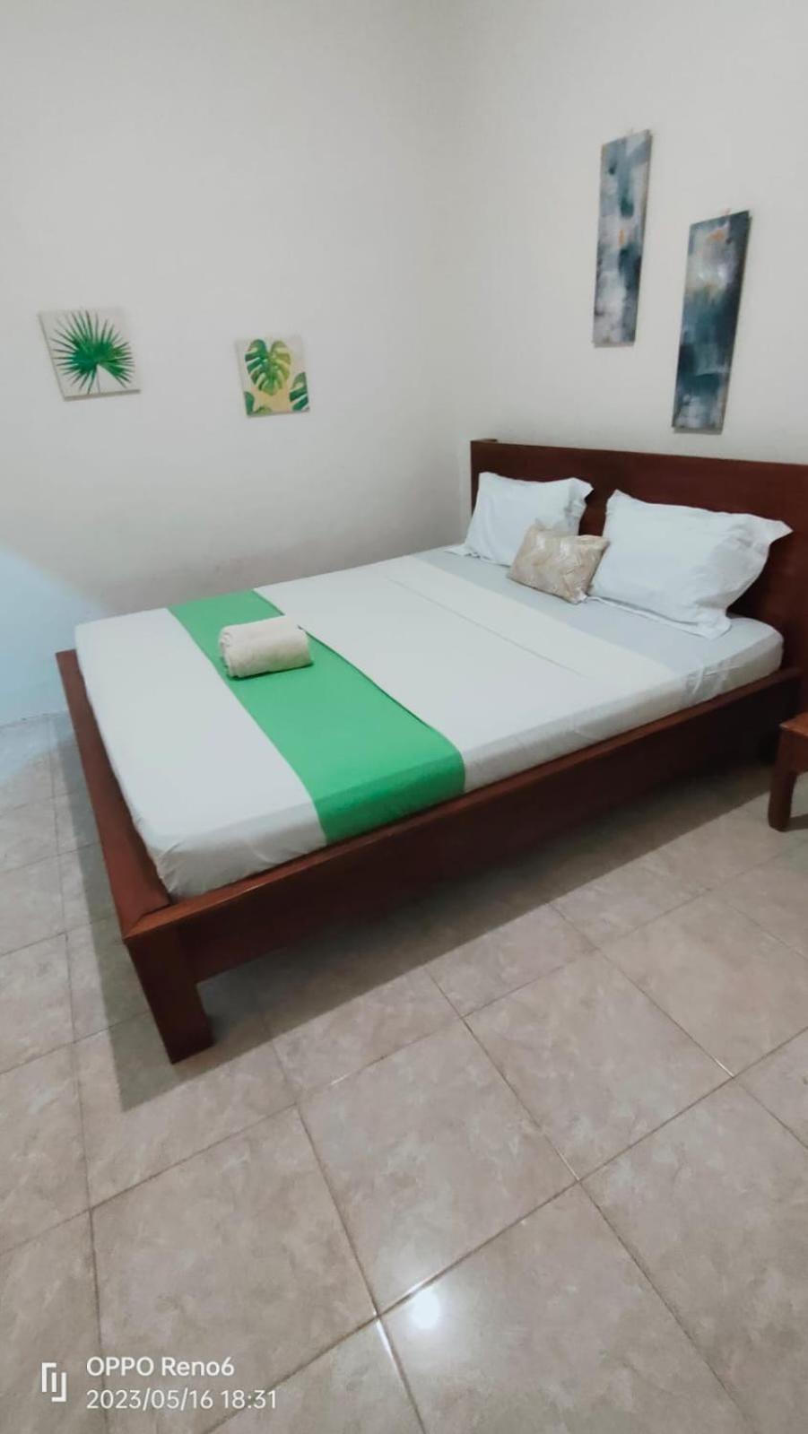 Pineapple Guest House กิลิไอร์ ห้อง รูปภาพ